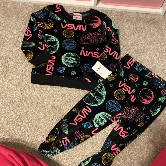 NWT NASA crewneck and jogger matching set 2T - Picture 1 of 2